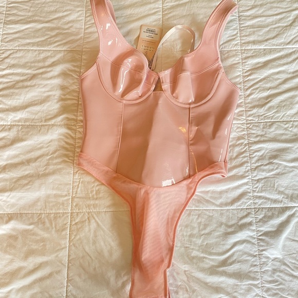 House of CB Kezia patent Vinyl bodysuit Small BNWT - Picture 4 of 7